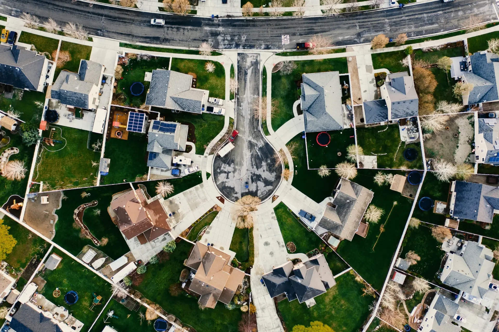 aerial view of cul-de-sac in neighborhood